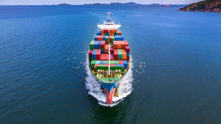 שילוח ימי מכולות